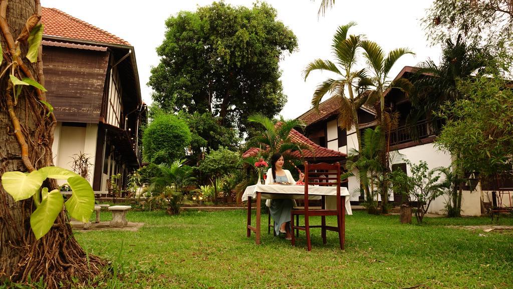 Villa Lao Vientiane Exterior photo